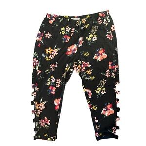Eye Candy Plus Size Floral Capri Leggings With Cut Out Detail 2X